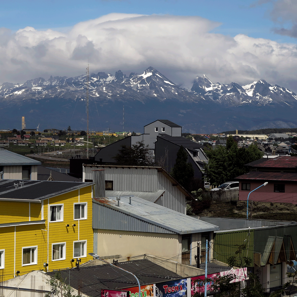 ¿Cansado del modo automático? Aprendé fotografía desde cero con Juan Vargas. Taller presencial con salidas por el barrio de Flores. ¡Cupos limitados!